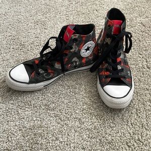 Harley Quinn converse size 7
